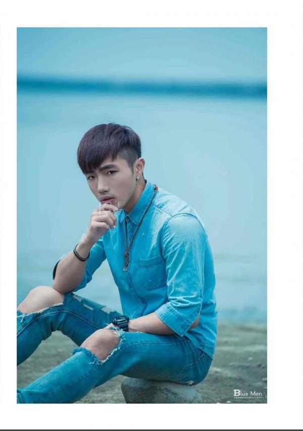 Whoseman-8-花漾文青男孩-許禾